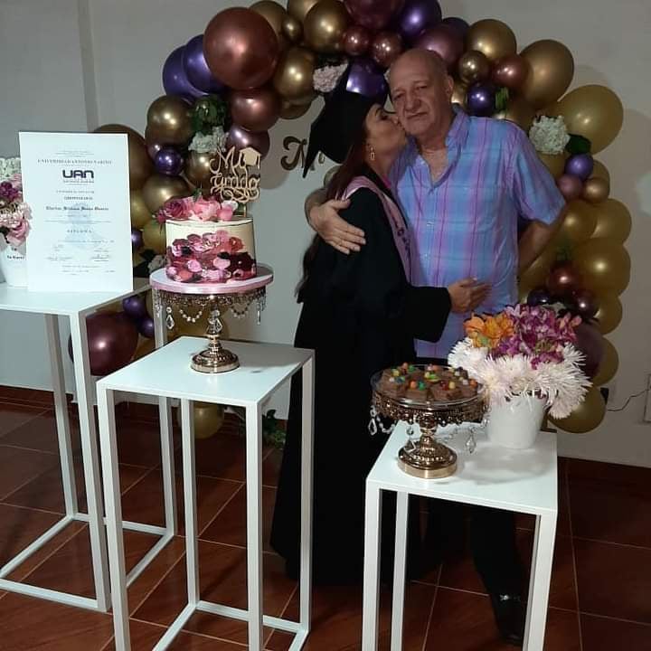 Junto a su papá, Carlos Arturo Serna.